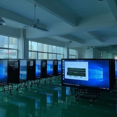Température de travail de 0°C à 40°C Panneau plat interactif en noir ou métallique avec écran interactif