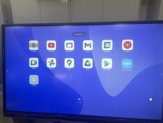 Un panneau intelligent interactif certifié Google EDLA de 86 pouces Android 13 avec système d'appréciation intégré fente OPS appareil photo et support mobile en option