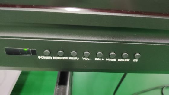 2x15W haut-parleurs Moniteur à écran tactile interactif avec microphone en option et dimension du produit 1990 par 1203 par 113mm Conçu pour les salles de réunion