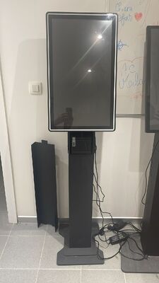 23.8 27 32 pouces affichage de signalisation numérique sur le sol publicitaire kiosque sur le sol