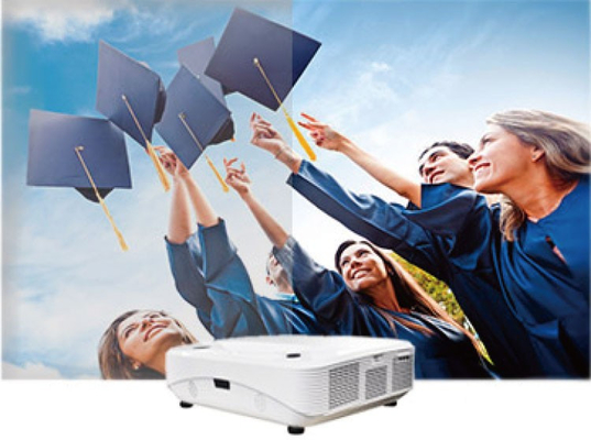 iBoard Proyecteur portable laser DLP bon marché 4K Whiteboard Proyecteur à jet ultra court pour les salles de classe